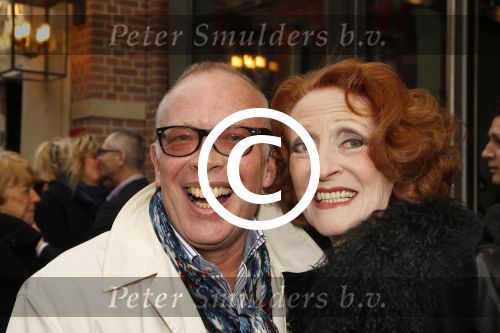 Amsterdam, 16 April 2012
Uitreiking Annie MG Smidt prijs in het Nieuwe LaMar theater
Frans Mulder met Gerrie v d Klei
Foto Peter Smulders BV
