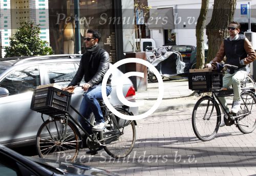 Amsterdam 11 april 2012
Freek Bartels met zijn vriend Patrick Martens op de cornelis schuytstraat.
Peter Smulders bv