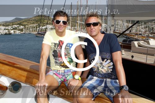 Bodrum Turkije 16 3n 17 april 2012
Muziekreis naar Bodrum met div artiesten waaronder Sieneke Marianne Weber Koos Alberts Gebroeders Ko Peter Beense Helemaal Hollands de piraten toppers Willem Barth Django Wagner Vinzzent Gino Graus Annie Schilder en Jan Keizer.
Peter Smulders bv