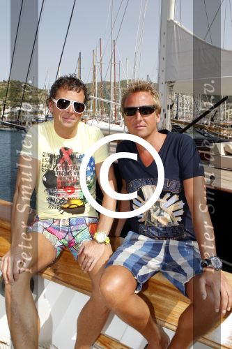 Bodrum Turkije 16 3n 17 april 2012
Muziekreis naar Bodrum met div artiesten waaronder Sieneke Marianne Weber Koos Alberts Gebroeders Ko Peter Beense Helemaal Hollands de piraten toppers Willem Barth Django Wagner Vinzzent Gino Graus Annie Schilder en Jan Keizer.
Peter Smulders bv