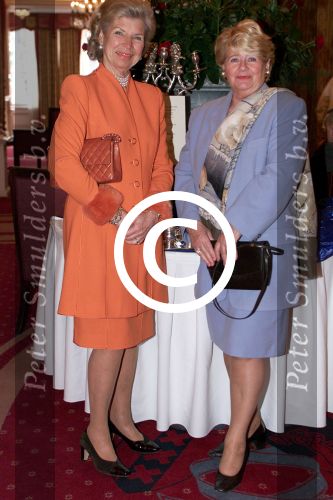 Amsterdam 24 maart 2001

Modeshow Sheila de Vries in hotel l\'Europe
Mevr. Heyn met een vriendin
Peter Smulders bv