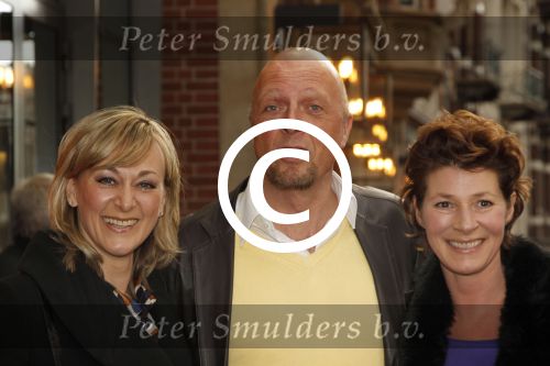 Amsterdam, 16 April 2012
Uitreiking Annie MG Smidt prijs in het Nieuwe LaMar theater
Haye v d Heijden met zijn vrouw en een vriendin
Foto Peter Smulders BV