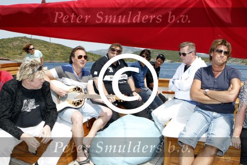 Bodrum Turkije 16 3n 17 april 2012
Muziekreis naar Bodrum met div artiesten waaronder Sieneke Marianne Weber Koos Alberts Gebroeders Ko Peter Beense Helemaal Hollands de piraten toppers Willem Barth Django Wagner Vinzzent Gino Graus Annie Schilder en Jan Keizer.
Peter Smulders bv