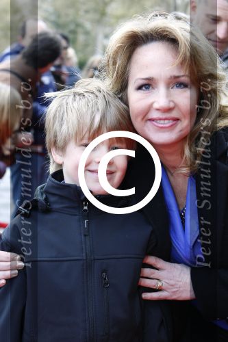 Zeist 1 april 2012
Premiere Dr Seuss in het Fiji theater in Zeist. Helga v leur met zoon
Peter Smulders bv
