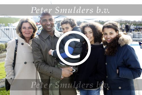 Scheveningen Den Haag 7 april 2012
Heropening Madurodam met oa aanwezig Humberto Tan met vrouw en kinderen Wendy v Dijk en Erland Galjaard met dochter Lizzy en Rob Geus met zijn dochter.
Peter Smulders bv