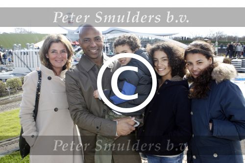 Scheveningen Den Haag 7 april 2012
Heropening Madurodam met oa aanwezig Humberto Tan met vrouw en kinderen Wendy v Dijk en Erland Galjaard met dochter Lizzy en Rob Geus met zijn dochter.
Peter Smulders bv