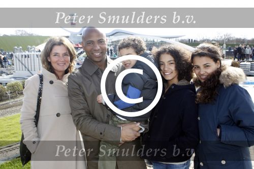 Scheveningen Den Haag 7 april 2012
Heropening Madurodam met oa aanwezig Humberto Tan met vrouw en kinderen Wendy v Dijk en Erland Galjaard met dochter Lizzy en Rob Geus met zijn dochter.
Peter Smulders bv