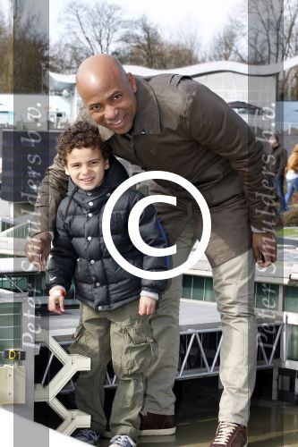 Scheveningen Den Haag 7 april 2012
Heropening Madurodam met oa aanwezig Humberto Tan met vrouw en kinderen Wendy v Dijk en Erland Galjaard met dochter Lizzy en Rob Geus met zijn dochter.
Peter Smulders bv