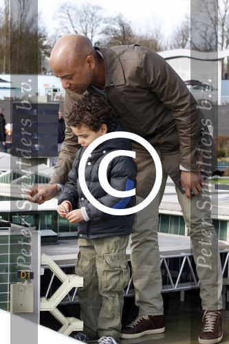 Scheveningen Den Haag 7 april 2012
Heropening Madurodam met oa aanwezig Humberto Tan met vrouw en kinderen Wendy v Dijk en Erland Galjaard met dochter Lizzy en Rob Geus met zijn dochter.
Peter Smulders bv