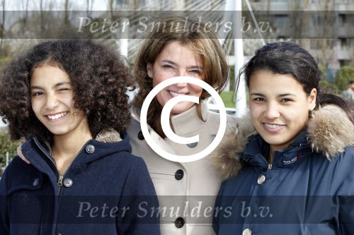 Scheveningen Den Haag 7 april 2012
Heropening Madurodam met oa aanwezig Humberto Tan met vrouw en kinderen Wendy v Dijk en Erland Galjaard met dochter Lizzy en Rob Geus met zijn dochter.
Peter Smulders bv