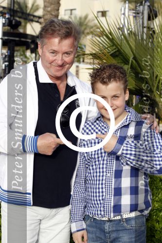 Bodrum Turkije 16 3n 17 april 2012
Muziekreis naar Bodrum met div artiesten waaronder Sieneke Marianne Weber Koos Alberts Gebroeders Ko Peter Beense Helemaal Hollands de piraten toppers Willem Barth Django Wagner Vinzzent Gino Graus Annie Schilder en Jan Keizer.
Peter Smulders bv