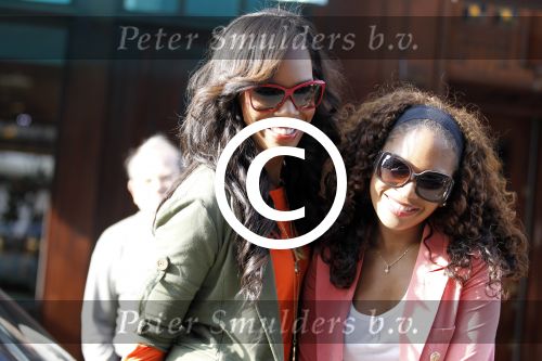 Amsterdam 24 maart 2012
Jasmine Sendar met collega tijdens opnames op de pc hooftstraat.
Peter Smulders bv