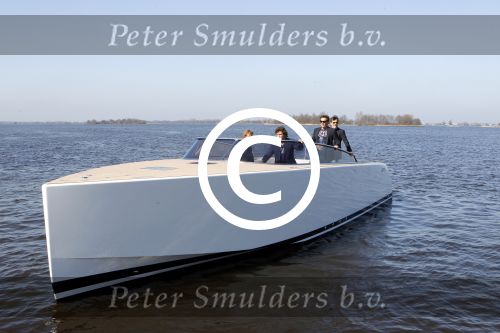 Loosdrecht 22 maart 2012
Gerard Joling Jeroen v d Boom en Rene Froger op von Dutch boot bij presentatie bij het witte huis van hun Toppers concerten in de arena.
Peter Smulders bv