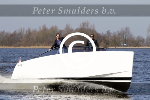 Loosdrecht 22 maart 2012
Gerard Joling Jeroen v d Boom en Rene Froger op von Dutch boot bij presentatie bij het witte huis van hun Toppers concerten in de arena.
Peter Smulders bv