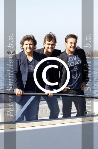 Loosdrecht 22 maart 2012
Gerard Joling Jeroen v d Boom en Rene Froger op von Dutch boot bij presentatie bij het witte huis van hun Toppers concerten in de arena.
Peter Smulders bv
