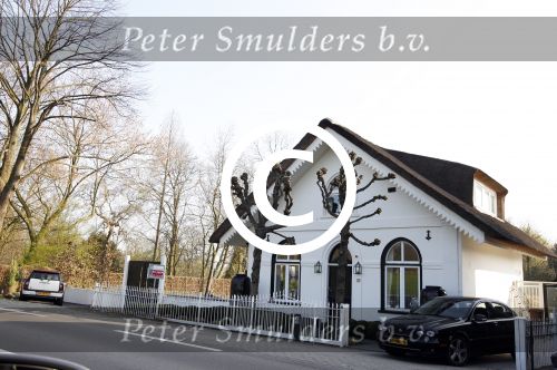 Breukelen 6 april 2012
Huis van Milika Peterzon en Jurgen Smit staat te koop en beide auto\'s staan voor de deur.
Peter Smulders bv