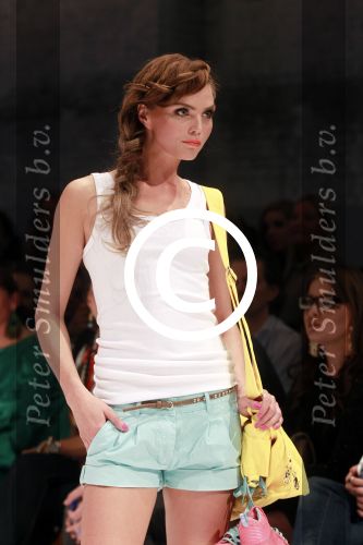 Amsterdam 19 maart 2012
Modeshow Jos v Raak in westergasfabriek met div Bn ers Kim Feenstra
Peter Smulders bv