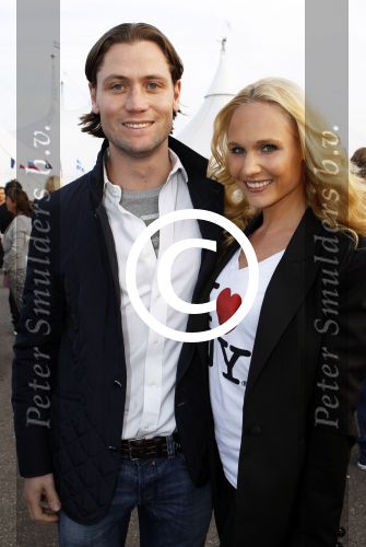 Amsterdam 27 maart 2012
Premiere cirque du Soleil bij de amsterdam Arena. Kimberly Klaver met vriend
Peter Smulders bv