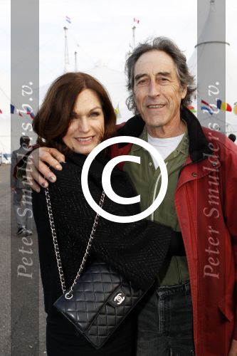 Amsterdam 27 maart 2012
Premiere cirque du Soleil bij de amsterdam Arena. Liz Snoijink met vriend
Peter Smulders bv