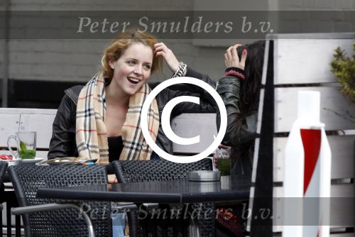 Amsterdam 14 april 2012
Liza Sips met een vriendin op terras.
Peter Smulders bv