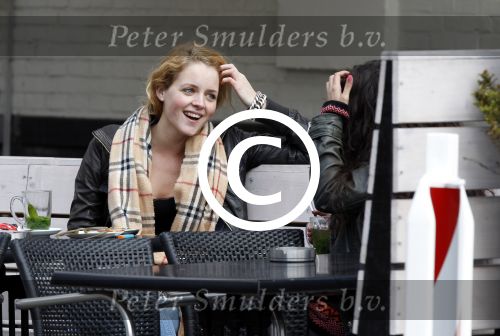 Amsterdam 14 april 2012
Liza Sips met een vriendin op terras.
Peter Smulders bv