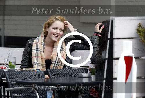 Amsterdam 14 april 2012
Liza Sips met een vriendin op terras.
Peter Smulders bv