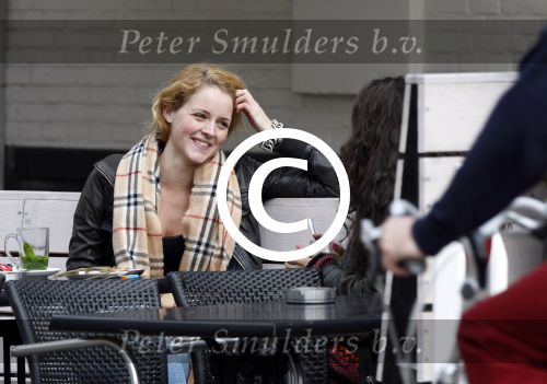 Amsterdam 14 april 2012
Liza Sips met een vriendin op terras.
Peter Smulders bv