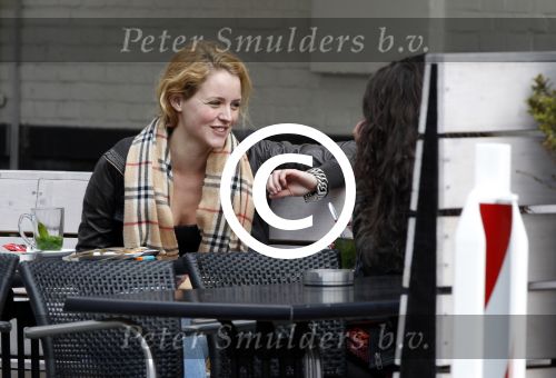 Amsterdam 14 april 2012
Liza Sips met een vriendin op terras.
Peter Smulders bv