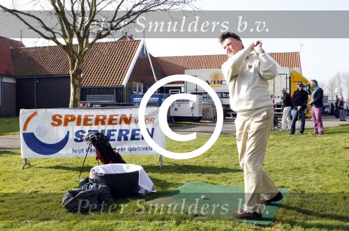 Spaarnwoude 23 maart 2012
Golfwedstrijd voor spieren voor spieren met oa Louis v Gaal.
Peter Smulders bv