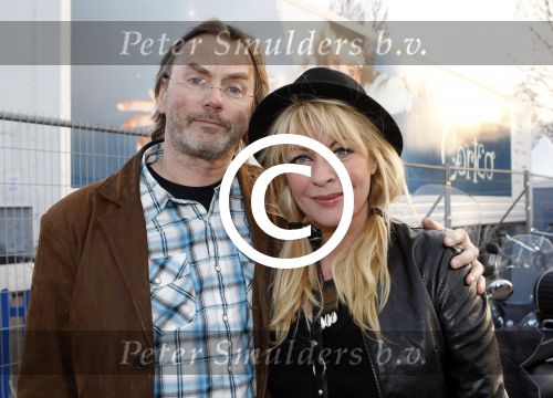 Amsterdam 27 maart 2012
Premiere cirque du Soleil bij de amsterdam Arena. Manuela Kemp met man
Peter Smulders bv
