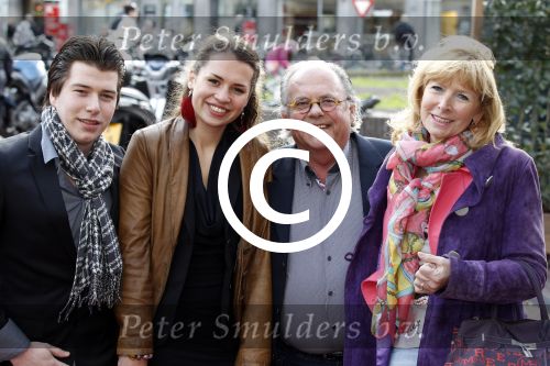 Amsterdam 29 maart 2012
Presentatie cd Roxeanne en Andre Hazes Jr bij players in Amsterdam. Margot en John v d Ven met kinderen
Rachel is natuurlijk apetrots.
Peter Smulders bv