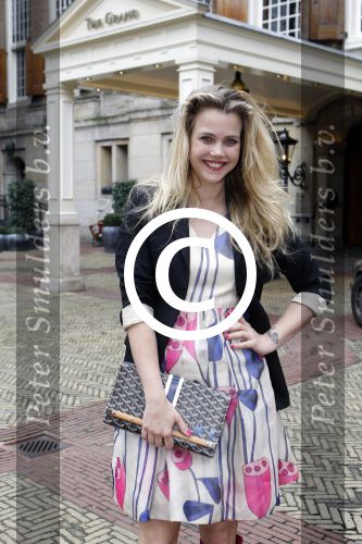Amsterdam 29 maart 2012
Presentatie goodie bags bedrijf in hotel the grand met div bn ers. Maria Kooistra
Peter Smulders bv