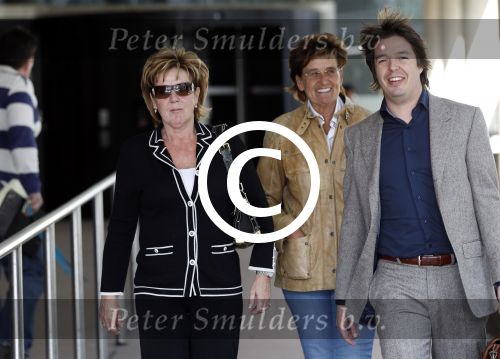 Den Haag 26 maart 2012
Rechtszaak Marianne Weber en Rocket ( peter Habrinks) ivm Sieneke. Sieneke komt samen met de vriendin van Marianne Rita aan bij de rechtbank van Den Haag.
Peter Smulders bv