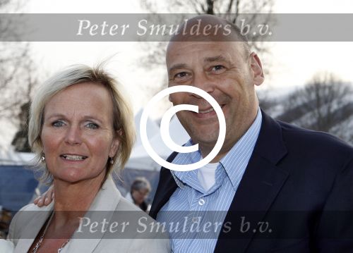 Amsterdam 27 maart 2012
Premiere cirque du Soleil bij de amsterdam Arena. 
Marleen Houter met man Ron Peerenboom Volleren en hun kinderen
Peter Smulders bv