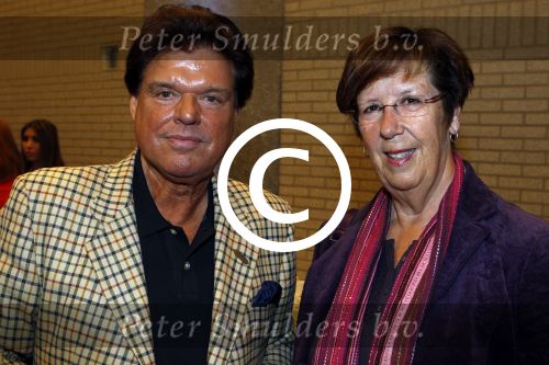 Almere 11 april 2012
Presentatie nieuwe programma Buch in de bajes van Menno Buch in de 
gevangenis van Almere. Ook zijn vrouw is daarbij aanwezig. Menno met Annemarie Jorritsma
Peter Smulders bv