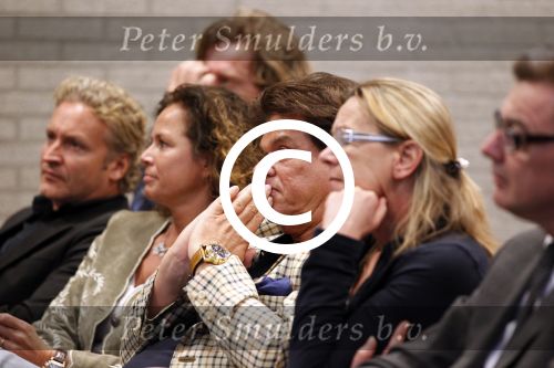 Almere 11 april 2012
Presentatie nieuwe programma Buch in de bajes van Menno Buch in de 
gevangenis van Almere. Ook zijn vrouw is daarbij aanwezig.
Peter Smulders bv