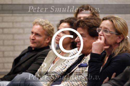 Almere 11 april 2012
Presentatie nieuwe programma Buch in de bajes van Menno Buch in de 
gevangenis van Almere. Ook zijn vrouw is daarbij aanwezig.
Peter Smulders bv