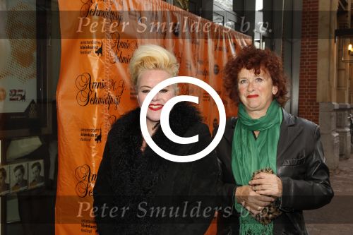 Amsterdam, 16 April 2012
Uitreiking Annie MG Smidt prijs in het Nieuwe LaMar theater
Mieke Stemerdink van de Gigantjes en Marjan Luif
Foto Peter Smulders BV