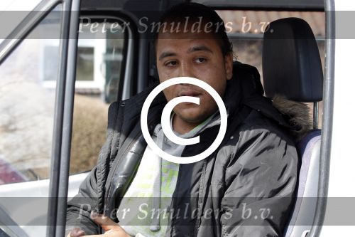 Slootdorp 12 en 13 april 2012
Constanza Breukhoven en haar man Mohammed en kinderen Soraiya en Semmy wonen sinds deze week in het friese dorp Slootdorp.
Peter Smulders bv