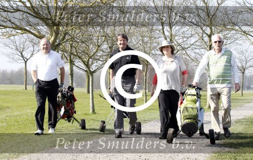 Spaarnwoude 23 maart 2012
Golfwedstrijd voor spieren voor spieren met oa Louis v Gaal. Myrna Goossen Rene v d Kerkhof en Albert West
Peter Smulders bv