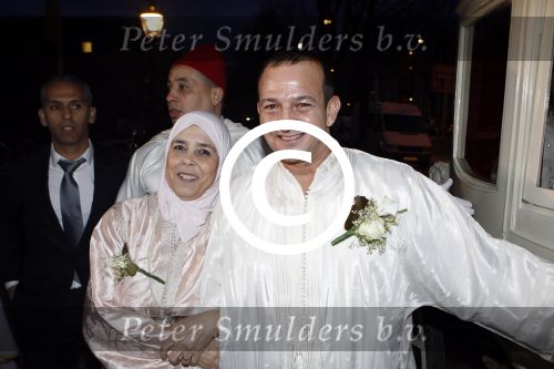 Amsterdam 5 april 2012
Najib Amhali en zijn vrouw Niama Elbhari trouwen bij het scheepvaartmuseum. Najib met moeder
Peter Smulders bv