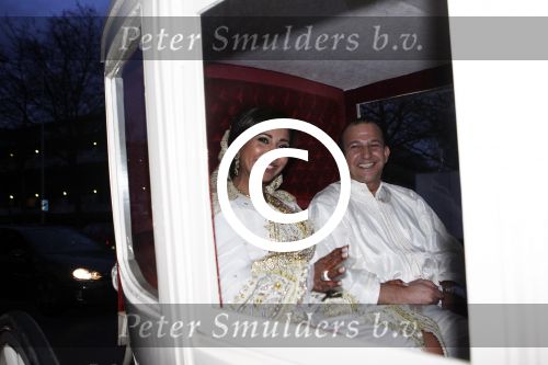 Amsterdam 5 april 2012
Najib Amhali en zijn vrouw Niama Elbhari trouwen bij het scheepvaartmuseum.
Peter Smulders bv
