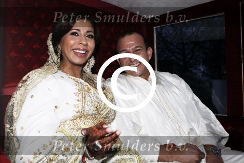 Amsterdam 5 april 2012
Najib Amhali en zijn vrouw Niama Elbhari trouwen bij het scheepvaartmuseum.
Peter Smulders bv