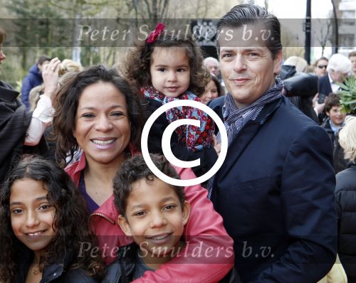 Zeist 1 april 2012
Premiere Dr Seuss in het Fiji theater in Zeist. Nurlaila met man en kinderen
Peter Smulders bv