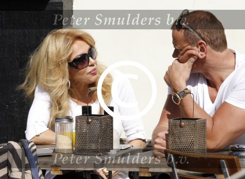 Amsterdam 28 maart 2012
Patricia Paay en Wino Omtzigt op terras in Amsterdam.
Peter Smulders bv
