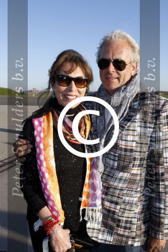 Leiden Valkenburg 25 maart 2012
500e voorstelling van Soldaat van oranje. Patricia Steur met een goede vriend
Peter Smulders bv