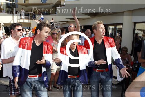Bodrum Turkije 16 3n 17 april 2012
Muziekreis naar Bodrum met div artiesten waaronder Sieneke Marianne Weber Koos Alberts Gebroeders Ko Peter Beense Helemaal Hollands de piraten toppers Willem Barth Django Wagner Vinzzent Gino Graus Annie Schilder en Jan Keizer.
Peter Smulders bv