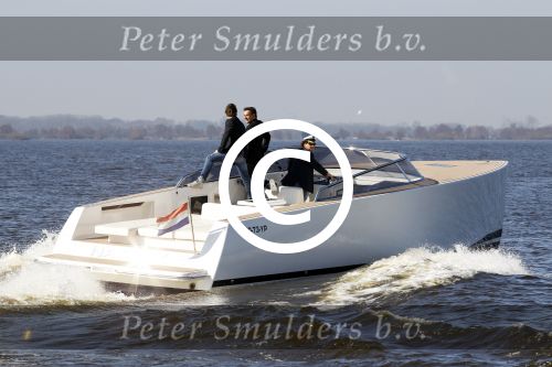 Loosdrecht 22 maart 2012
Gerard Joling Jeroen v d Boom en Rene Froger op von Dutch boot bij presentatie bij het witte huis van hun Toppers concerten in de arena.
Peter Smulders bv