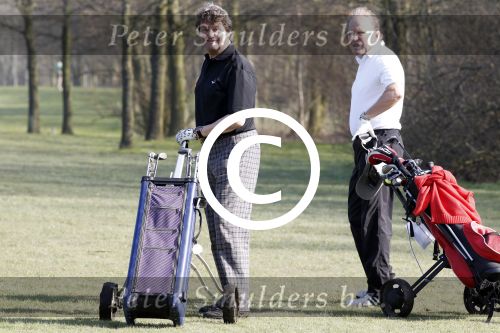 Spaarnwoude 23 maart 2012
Golfwedstrijd voor spieren voor spieren met oa Louis v Gaal. Myrna Goossen Rene v d Kerkhof en Albert West
Peter Smulders bv