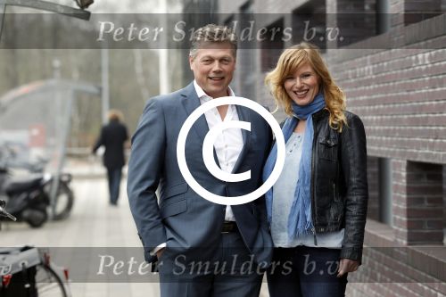 Hilversum 4 april 2012
Roelof Hemmen met zijn nieuwe vrienin Marjon op het mediapark.
Peter Smulders bv